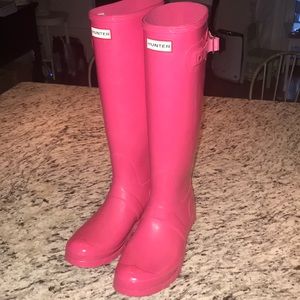 Hot Pink Patent gloss Hunter Tall rain boots 9